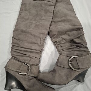 Stylish Gray Women's Boots